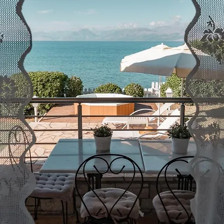 Neptune Sea House - Beachfront / Jacuzzi Agios Spyridon  Exterior foto