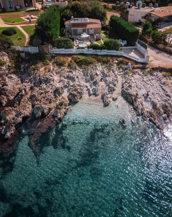 Neptune Sea House - Beachfront / Jacuzzi Ferienhaus