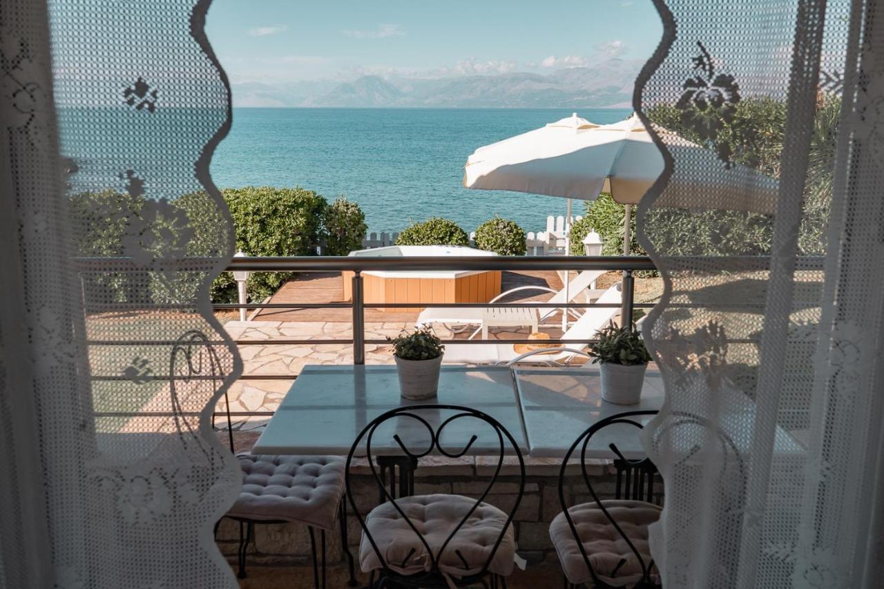 Ferienhaus Neptune Sea House - Beachfront / Jacuzzi