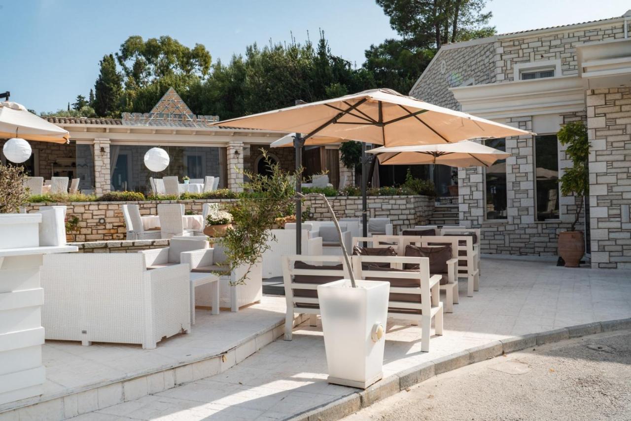 Neptune Sea House - Beachfront
